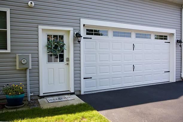 24/7 Emergency Garage Door Panel Replacement experts in Blue Bell, PA